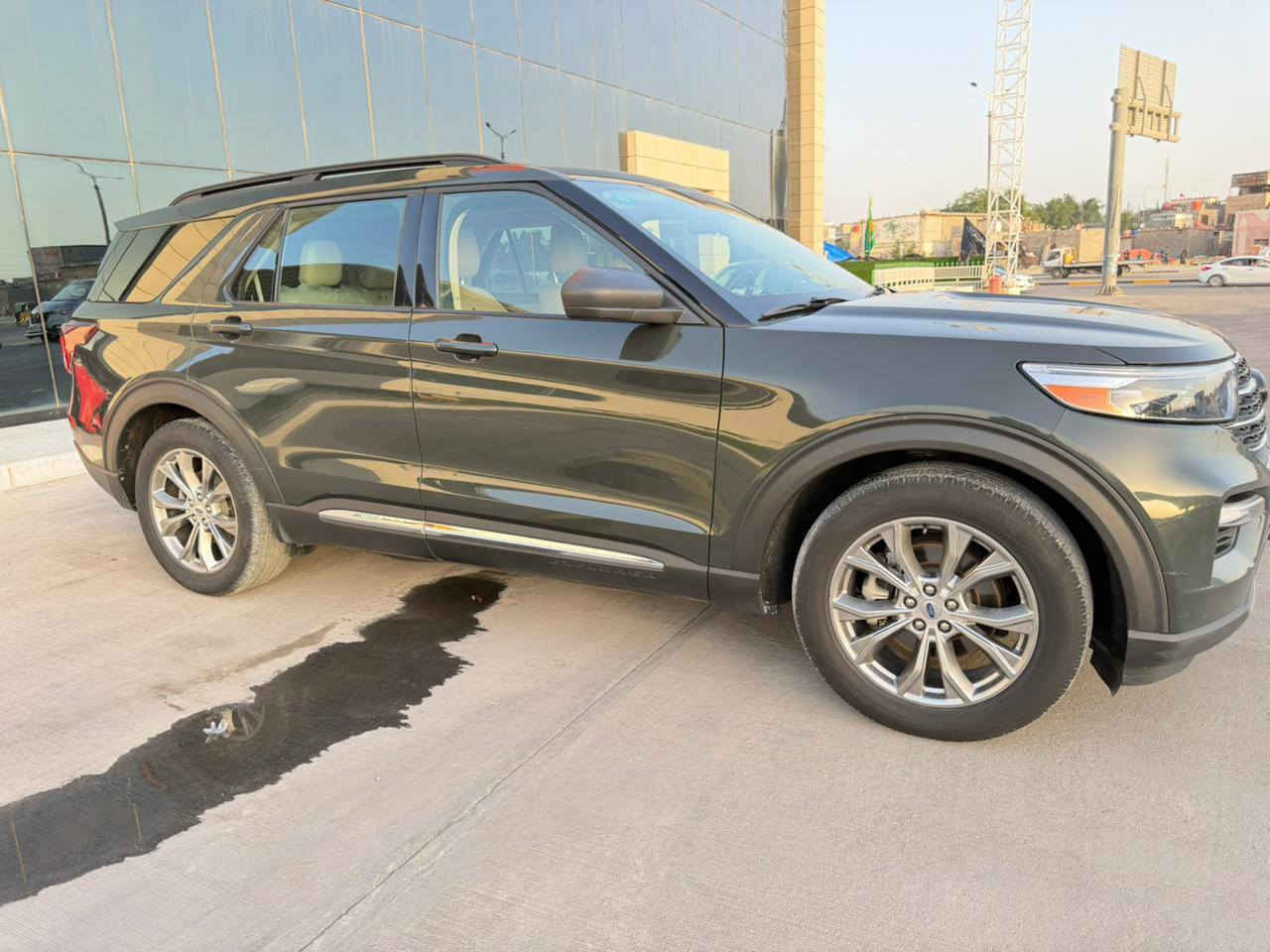 السلام عليكم ورحمة الله وبركاته.

فورد اكسبلورر وارد خليجي 2022 كفالة عامة رقم بصرة  ماشيه 63 الف كيلو متر 
المواصفات:-

بانوراما 
لايت زنون ولد زنون
دواخل بيجي
اوتو ستوب
اوتو هولد
أنظمة قيادة
سايد بريك كهربائي
باب خلفي كهربائي
تشغيل عن بعد
مقاعد الامامية كهربائية
تدفئة كشنات الأمامية
قيادة ذاتيه
نقطة عمياء
توقف ذاتي
حساسات خلفية مع رادار 
ويل كب 20
صيانه كامله ودهن من وكالة فورد القاصد 
 
  الأرضية مغلفه جلد .السيارة بدون اي نقص السعر 265 ورقه وبيها مجال 
رقم الهاتف *********** 
مكان السيارة ( البصرة )
