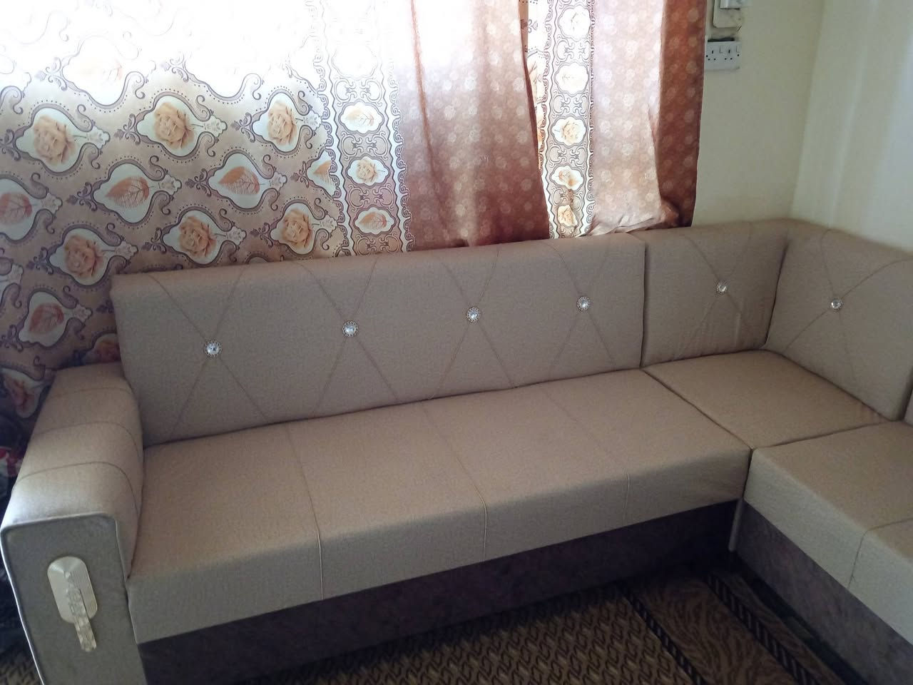 تخم للبيع السعر 250 للاستفسار ***********
