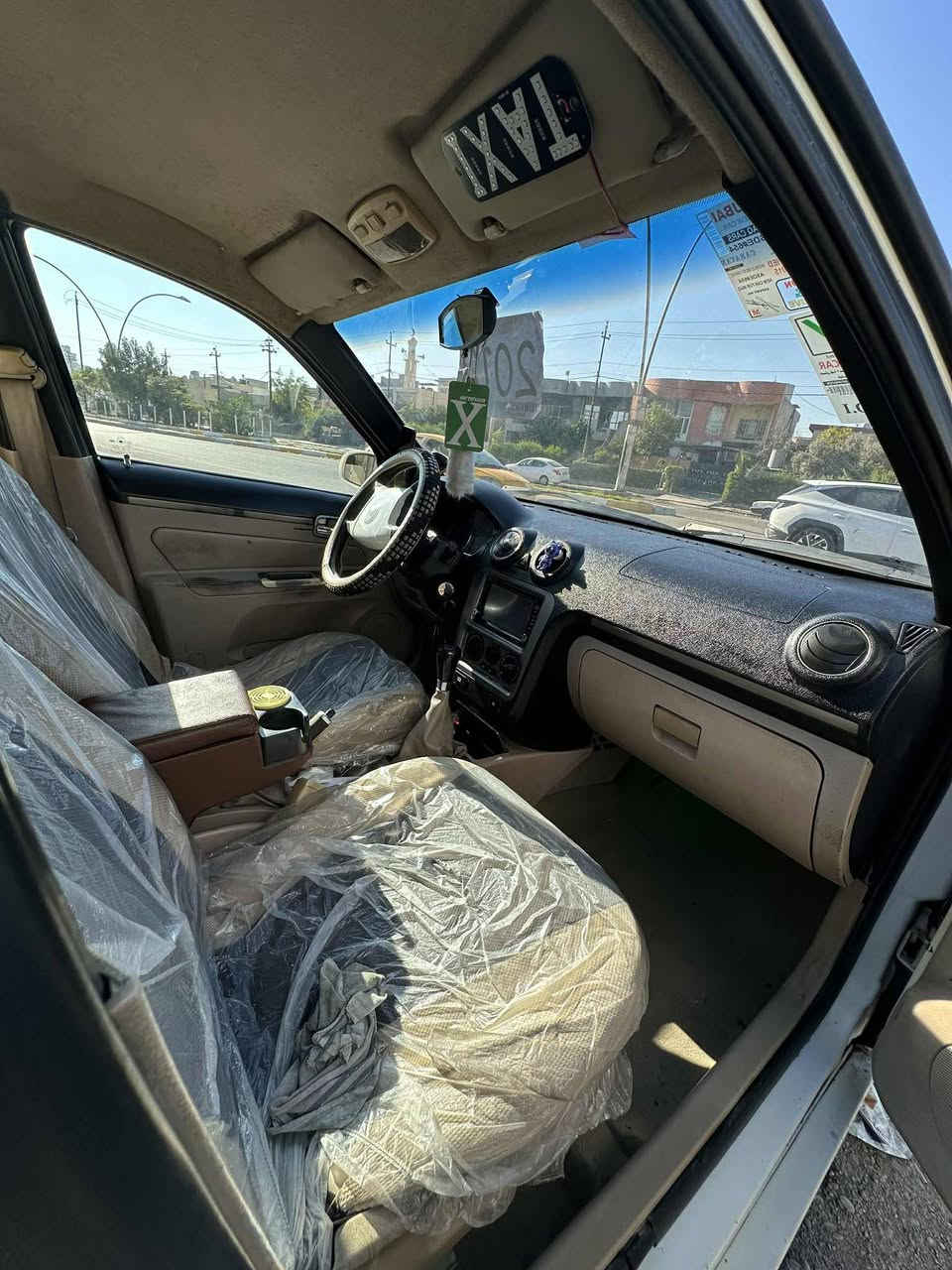 جيلي سي كي 2013 رقم بابل انكليزي بسمي
محرك كير  تبريد تدفئه شرط 
كهربائيات  بلاديه 
 قفل مركزي 
 ٤ جام كهربا 
مرائه جانبيه تحكم و تدفئه 
 مراوس   حسب القناعه 
***********
