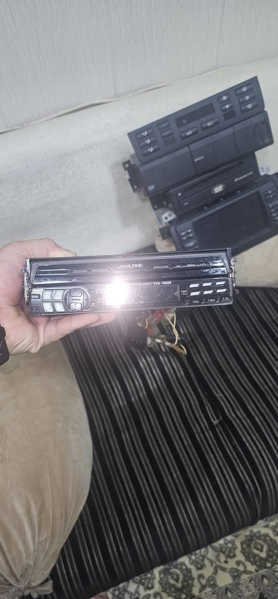 شاشەی bmw کامل ئەشیا سیدی بۆکسو جیبی‌ئس  
دوگەی تەبرید 
سیدی vw  
 شاشەی bmw525 دێتەدەر  مەزبوت ئیش ئەکات شاشەی پۆڕش  ئەندرۆید ئەوتۆو کار پلەی فول مواسەفات أربيل, العراق


**إذا كنت صاحب هذا الإعلان وتريد حذفه لأي سبب، رجاءا أرسل رسالة إلى الدعم الفني**