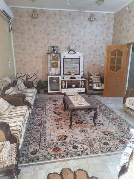 مستعجل ع البيع 
بيت للبيع السعر جداً مناسب + موقع مميز 

مساحة ١٥٠ متر طابقين كونكريت مسلح 
الطابق الاول : غرفة - مطبخ - صالة - استقبال - صحيات داخلي وخارجي  
الطابق الثاني : غرف عدد ٣ - صالة - صحيات 
الموقع : شارع ٣٠ خلف مؤسسة الشهداء 
السعر 270 واكو مجال بسيط للتفاوض 
واتساب ***********
