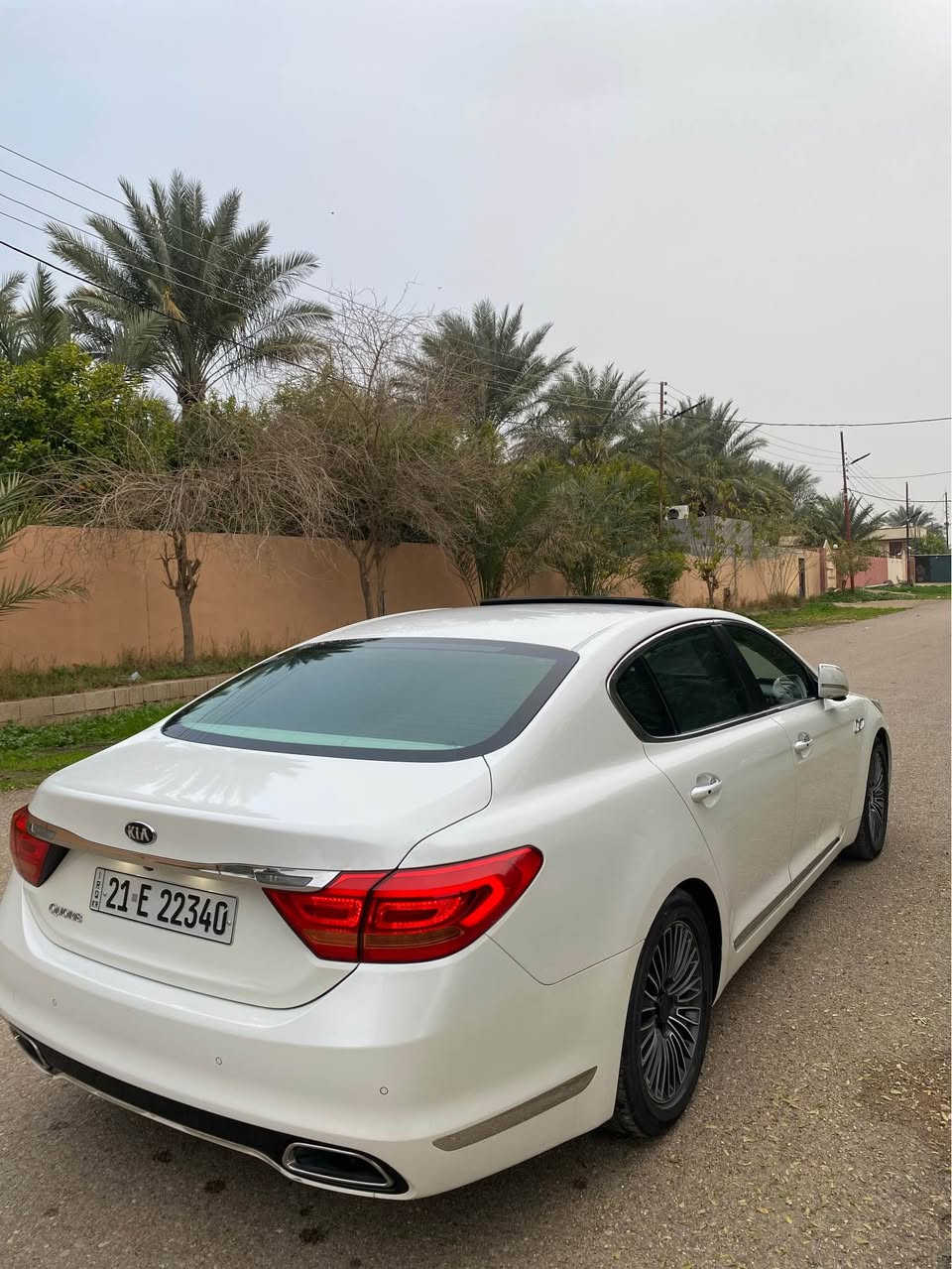 ع سيارة كيا كورس موديل 2013 خليجي بي اشويه صبغ باب سايق اثر شخط
السيارة فول مواصفات   

المواصفات
1- كيا كورس موديل 2013 خليجي  
2- محرك 6 سلندر 3800 
3- ويل كب حجم 18 اصلي وكالة عدد 5 ويل كب 
4- ابواب السيارة ال4 شفط كهرباء 
5- قبق جنطة كهربائي شفط
6- مرايا جانبية كهربائية شفط مع السويج مع حساسات الاجتياز الجانبية 
7- بصمات ابواب عدد 5 ابواب وجنطة 
8- حساسات امامي خلفي اصل 
9- السيارة 4 كاميرات امامي وخلفي ومرايا 
10- لايتات زينون عالي ناصي مع كشافات دعامية LED 
11- بخاخات لايتات 
12- بردة خلفية كهربائية اصل مع بردات اصلية للابواب الخلفية
13- فتحة سقف سلايد روف 
14- مرايا جانبية حساسة وعاكسة للضوء العالي 
15- غرفة السيارة جلد بيجي اصل 
16- كشنات الصدر تحكم فول كهرباء والتحكم داخل الابواب مع ذاكرة كشن
17- كشنات السيارة ال 4 تدفئة وتبريد
18- شاشات اصلية في الكشنات الامامية لعرض ال DVD 
19- تحكم ستيرن جهتين متكامل بلوتوث وحاكية وتحكم صوت وسرعة 
20- رادار امامي لتثبيت المسار والسرعة ومانع التصادم
21- كشنات خلفية واسعة جدا مع تحكم بمجموعة من الايعازات في اللوحة الخلفية 
22- تحكم في التبريد والشاشة الرئيسية والبردة الخلفية من المقاعد الخلفية 
23- تحكم كهرباء في الكشنات داخل الكشن تحكم اضافي 
24- تحكم كهرباء في الكشنات الخلفية 
 
26- وضعيات قيادة عدد 3 طبيعي واقتصادي ورياضي 
27- ستيرن كهربائي الحركة 
28- مع مجموعة من الايعاز في هذا الموديل 

السياره ملكية السعر 155
مكان سياره ديالى خانقين *********** بغداد, العراق
