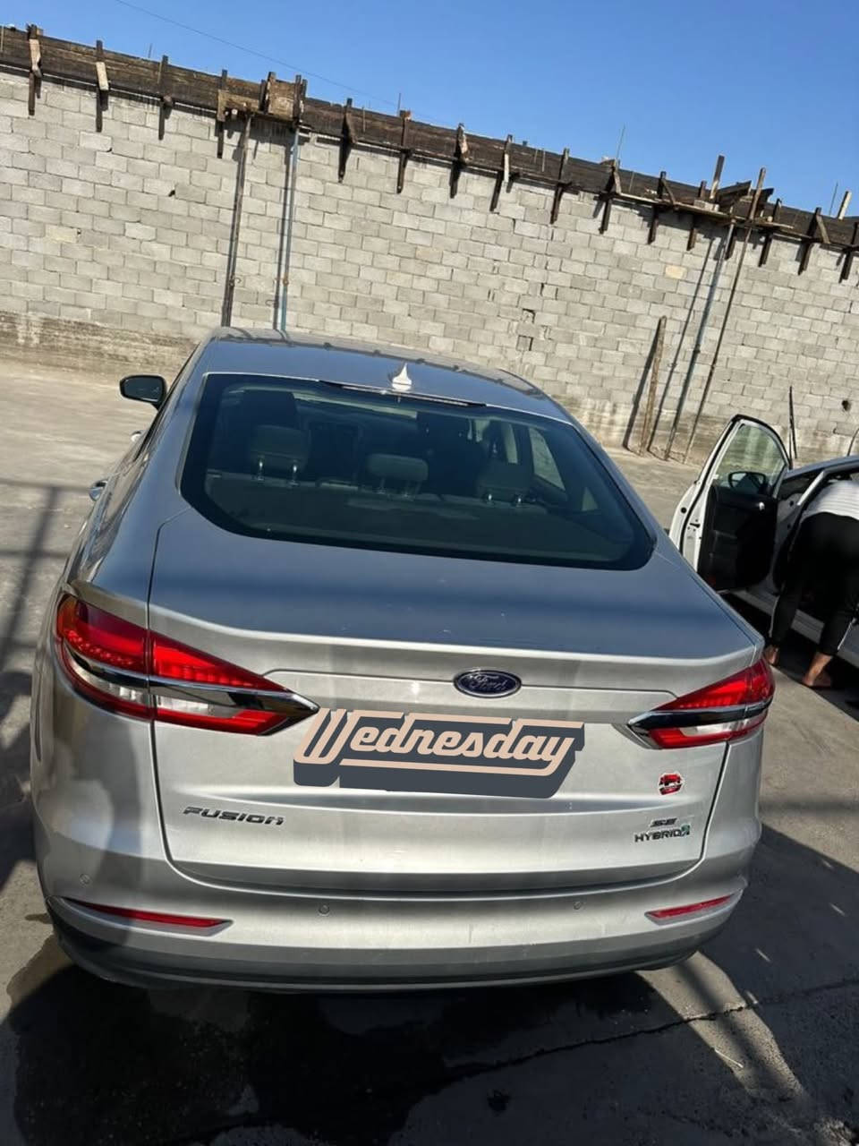 السلام عليكم
فورد فيوجن 2019 
مكينة 2000 هايبرد 
سلڤر 
رقم بغداد سنوية باسمي تحويل مباشر 
السيارة ماشية 160km 
سونار موجود 
تبريد ممتاز 
حدادية نص عمر 
حادث السيارة امامي مو قوي كلش 
بنيد مبدل 
صور الحادث موجودة 
بانزين عادي محسن كلشي تاخذ 
صرفية ممتازة 
مكينة وگير نظيفات و مكفولات من الفتح 
ايرباگ الستيرن طاگ فقط 
رايدها ب 120 $ وبيهه مجال 
واتس اب 
***********
