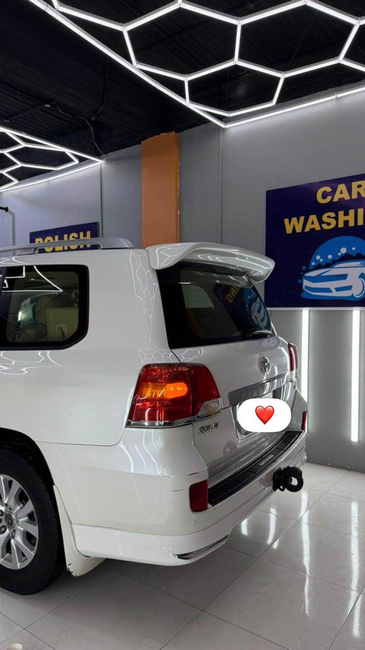 السلام عليكم 
للبيع سيارة لاندكروز جكسار للبيع
 موديل ٢٠١٢ أصل رقم بغداد دولي 
هزه و سنويه جديده تحويل ثاني يوم المكينه ٦ سلندر
حادث باب مدكر
 كير كفاله حداده توب طخم تاير جديد تبريد تدفئه توب السيارة جاهزه جديده سعرها 315 ورقه  
📞***********
 مكان السياره البصرة البصرة, العراق
