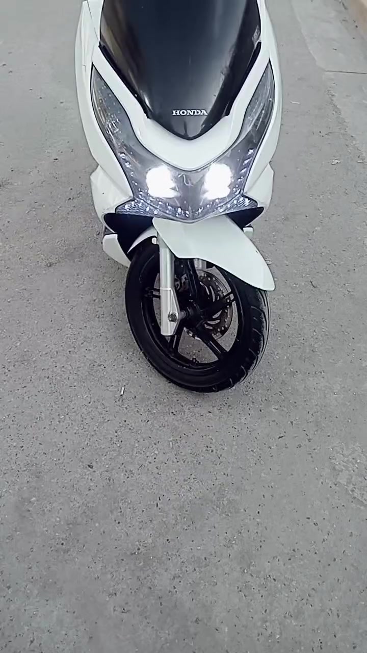 سلام عليكم. جيل الاول مزودد. دراجه كلي حلوو لبيع مكاني جميله. سعر 1350وبيهه مجال. ***********
