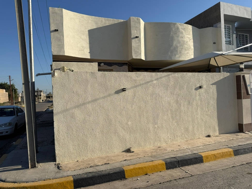 سلام عليكم
منزل للبيع  ركن مؤثث بالكامل
الموقع صلاح الدين قضاء بلد حي الصمود خلف منزل الاستاذ مفيد منعم
تفاصيل المنزل
جنس عقار رقم قطعه ومقاطعه
المساحه ٢٠٠ متر
يحتوي على
كراج
حديقه
استقبال
مطبخ حار وبارد
صاله كبيره
غرفتين منام
صحيات داخليه وخارجيه
خدمات كهرباء ماء اساله تبليط مجاري رصيف 
للاستفسار الاتصال على الأرقام التاليه 
*********** 
*********** 
او مراجعة مكتب التمار للعقار الواقع شارع المحطه محلات الحاج عدنان
