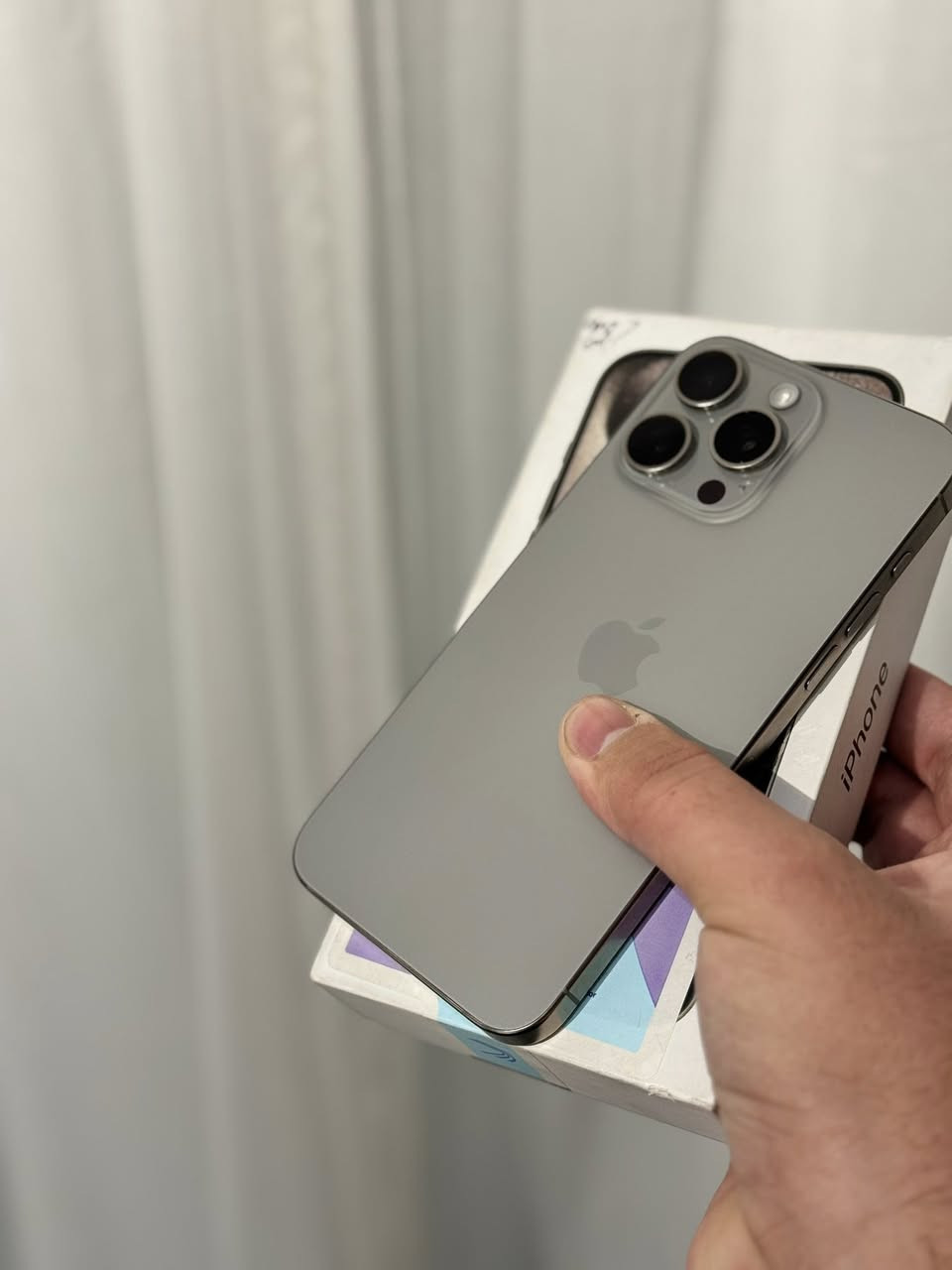 آيفون 15 برو ماكس
جهاز جديد خدش ما بي 🆕

بطاريته 87%🔋

جهاز عربي شرق أوسط A/AA✅

باكيته مطابق جهاز كلا نورمل + مع ضمان عن أي خلل في الجهاز

سعر 1060 ألف دينار وسعره كلش حلو 🔥 عل نضافته 

مكاني بغداد 
لل تواصل ***********
