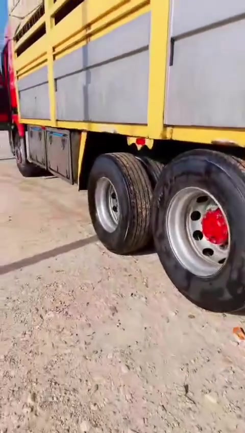 سياره 2001 تك تاير بالسنويه واقع حال مزوج كفاله السياره خير من الله مكينه كير شاصي بيه صبغ قليل حجم 25/40 دهوك بسمي للاستفسار ***********.      ***********
