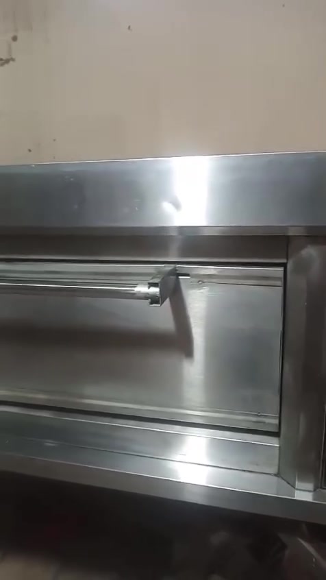 فرن للبيع شغال ونضيف فول
رقم الهاتف ***********
