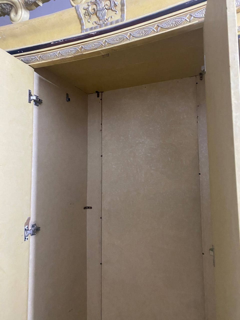 السلام عليكم عندي هاي الغرفه اريدهه ٢٠٠وبيهه مجال المكان الزعفرانيه يم اسواق مريم


**إذا كنت صاحب هذا الإعلان وتريد حذفه لأي سبب، رجاءا أرسل رسالة إلى الدعم الفني**