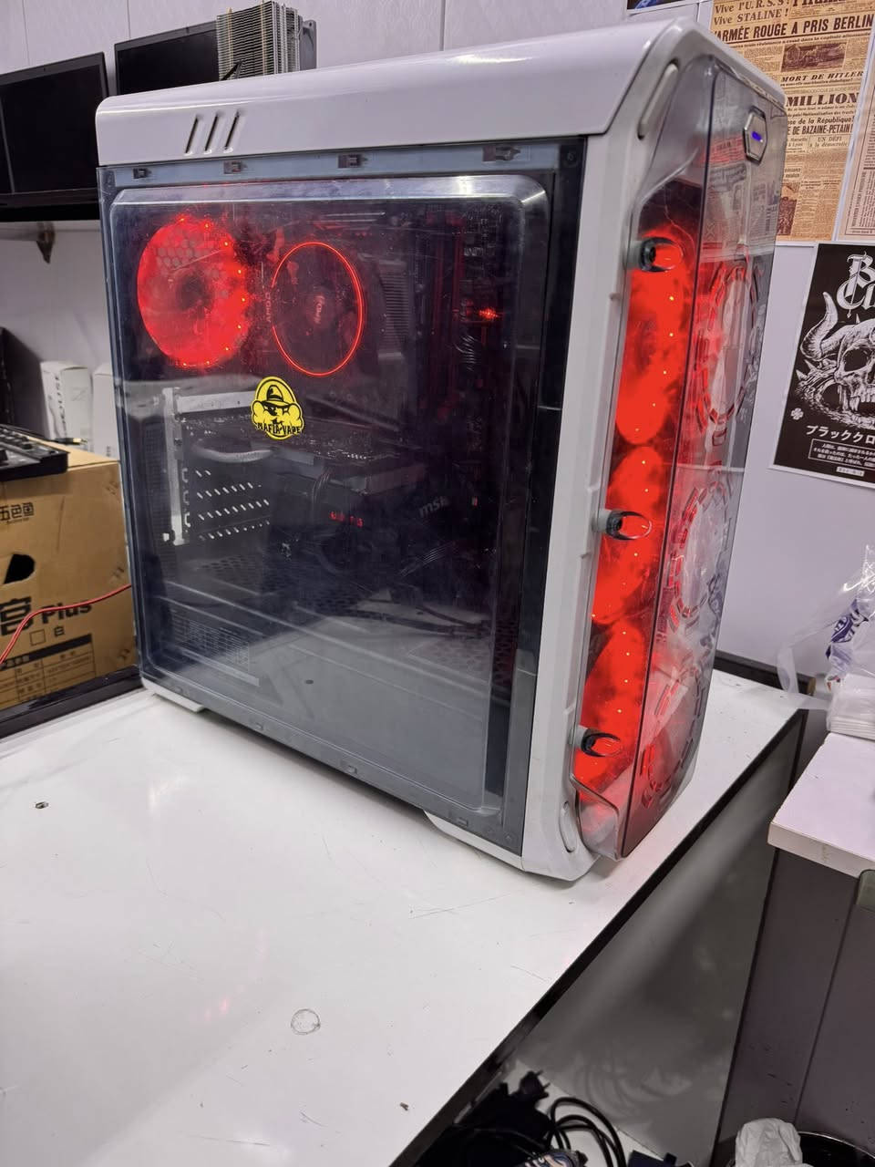 تحية طيبة شبابنا وحبايبنا 
تجميعة مرتبة كل القطع براندات حلوه
اداء و فرمات 
R5 3600
RAM 16 3200
M.B B450 MSI GAMING X PLUS
GTX1660SUPER 6GB 
SSD256-HDD500 
P.S650W+80PLUS 
CPU COOLER RGB
CASE 4FAN RED
السعر ٥٥٠ الف سعر نهائي 
متوفر توصيل لكافة المحافظات 
عنوان المكتب كوت المشروع شارع الحاسبات مكتب MEGA-TECHNLOGY
***********
