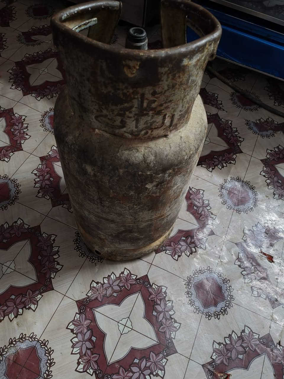 غراض للبيع كلمن وسعر موجود توصيل داخل سبع البور وتاجي عنواني بغداد سبع البور ال 5000 تفحص اله تاخذ غراض كله نضيفه وشغاله واتساب ‏‪***********‬‏
