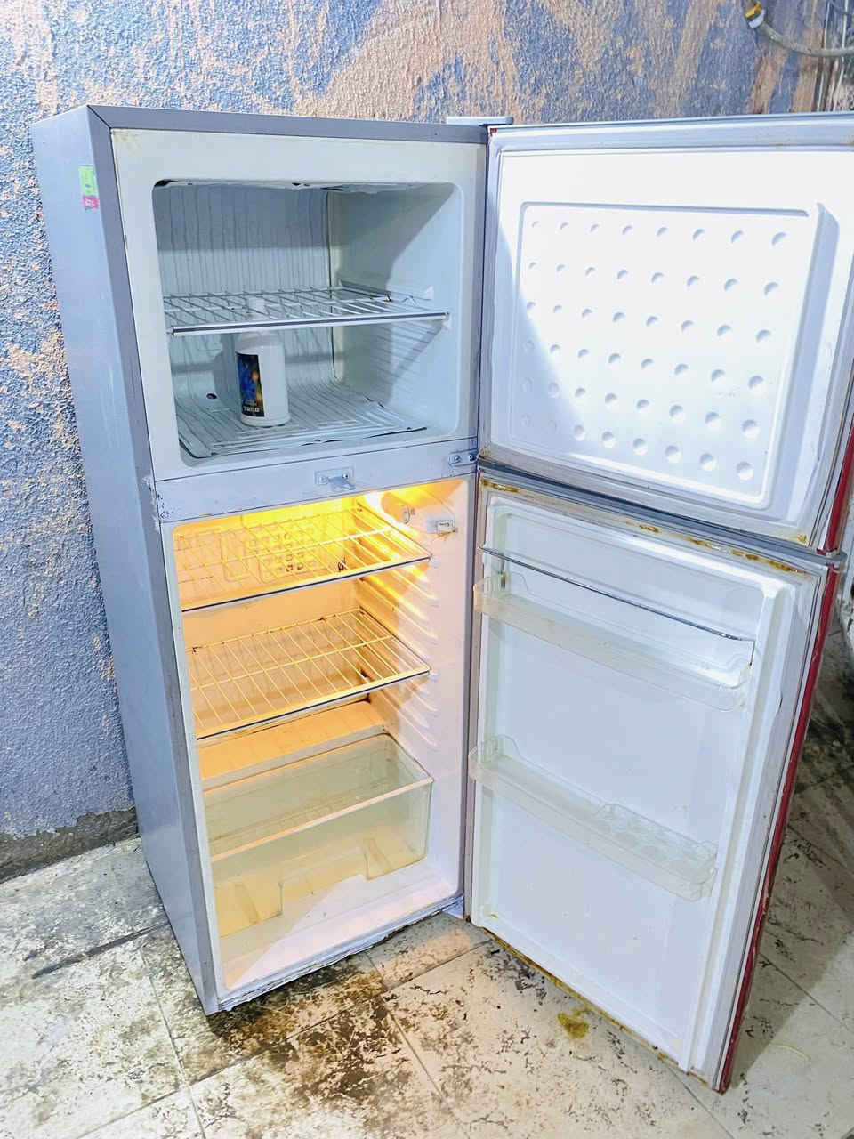 سلام عليكم عندي ثلاجات ثنين للبيع حجمهن ثنينهن وسط 12 قدم  مستعملات ونظيفات بعدهن جيس بيهن شغالات وتجميدهن فول علئ الفحص وضمان سنه _محاويل _بعلوان  _السعر الوحده 125 ثنينهن احسبهن 230


**إذا كنت صاحب هذا الإعلان وتريد حذفه لأي سبب، رجاءا أرسل رسالة إلى الدعم الفني**