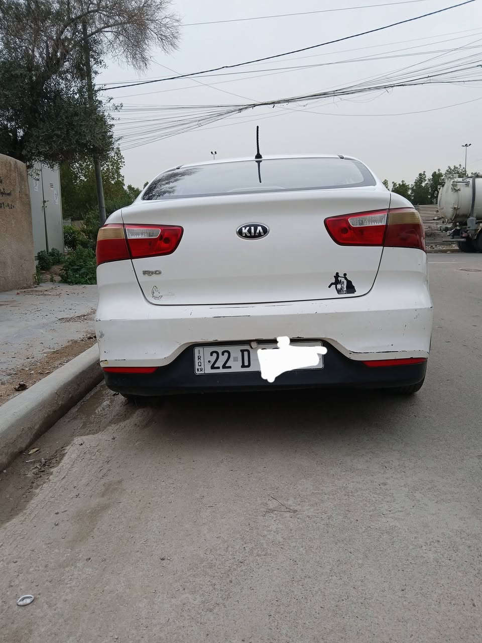 كيا ريو 2017 وارد خليجي 
 محرك دوش 1600 قطرتين 
جديد مال حاويه قبل ١٠ ايام شديته
يدك جرص من تعبر ١٢٠ رقم اربيل بسمي  تحويل فقط  مباشر رقم الإنكليزي الجديد مصفره غرامات بغداد  واربيل 
السونر بصور  سعرها  88 وبيها مجال 
*********** مكانها بغداد شعب
