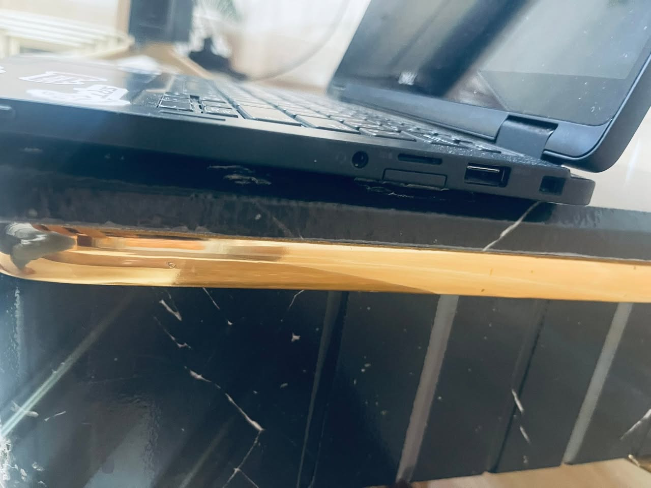 السلام عليكم 
لابتوب للبيع
Dell. Latitude7390 2in1
المواصفات:
Core i5جيل  ثامن 
ذاكره 256
Ram8
قلاب 360درجه
شاشه لمس
كيبورد ضوئي 
شاحنه تايبسي 
بطاريه جديده 
المنافذ:2تايبسي/واحد hdmi
2usb 
+اوكس و منفد ذاكره خارجي 
شحنه يطول اكثر من ساعه و نص للشحنه الوحده
حجم الشاشه:13.5
سعر:350 وبي مجال للشراي
+وياه جنطه و شاحن 
+نضام ويندوز11


**إذا كنت صاحب هذا الإعلان وتريد حذفه لأي سبب، رجاءا أرسل رسالة إلى الدعم الفني**