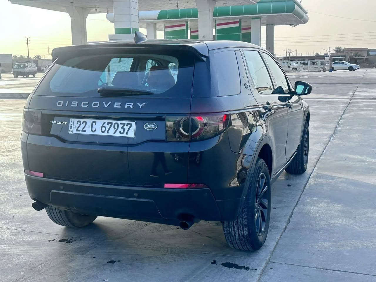 سلام عليكم
Land Rover Discovery 2018 
فول مواصفات 1/1
صور حادث بالمنشور بدون حادث شويه باب فقط 
السونار بالمنشور 
بدون ارباك
ماشي 42 الف 
سيارة مابي نواقص 
مكان بغداد بسمايه 
سعر 168 ورقة مجال 
رقم الهاتف
 ***********
