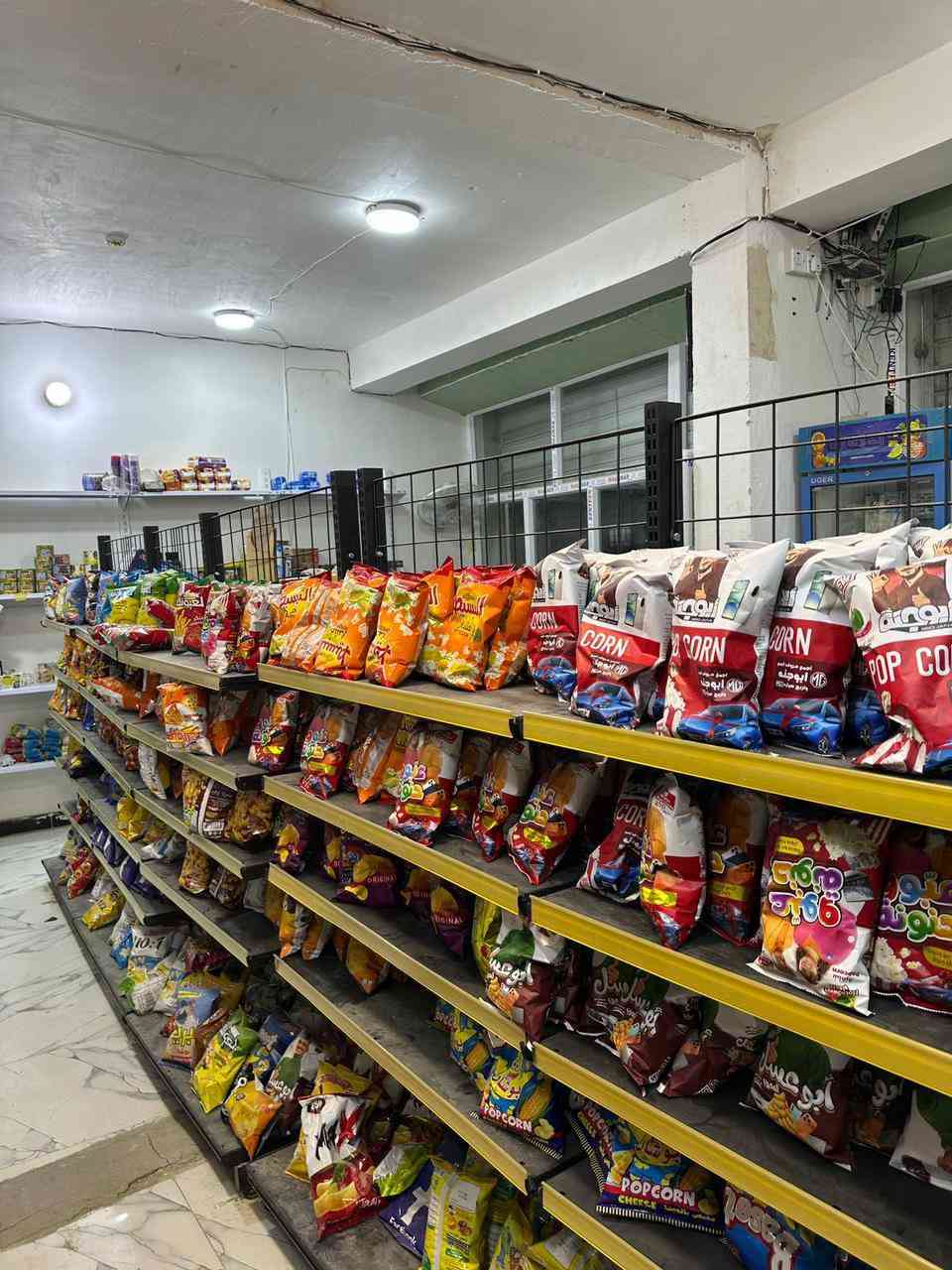 أسواق الطائي للبيع / المكان كربلاء شارع ابو طالب 

أسواق متكاملة كل ماتحتاجه العائلة متوفر ، 2 مجمدات موطة ، 4 برادات (شغالات وطني ومولد ) 
3 عارضات جبس 
رفوف كاملة مثل ماموضح بالصور 
شاشة وكاميرات تسجيل ، ميز وكرسي متحرك 
أسواق خير من الله ، باقي التفاصيل الاتصال على الرقم التالي (***********)
