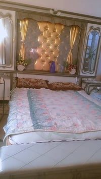 قر فه خشاب اللبيع توه ما خذ هه جديده سعره ٩٠٠ وبيه مجال ٠٧٨٠٠٥٣٢٤٥٨