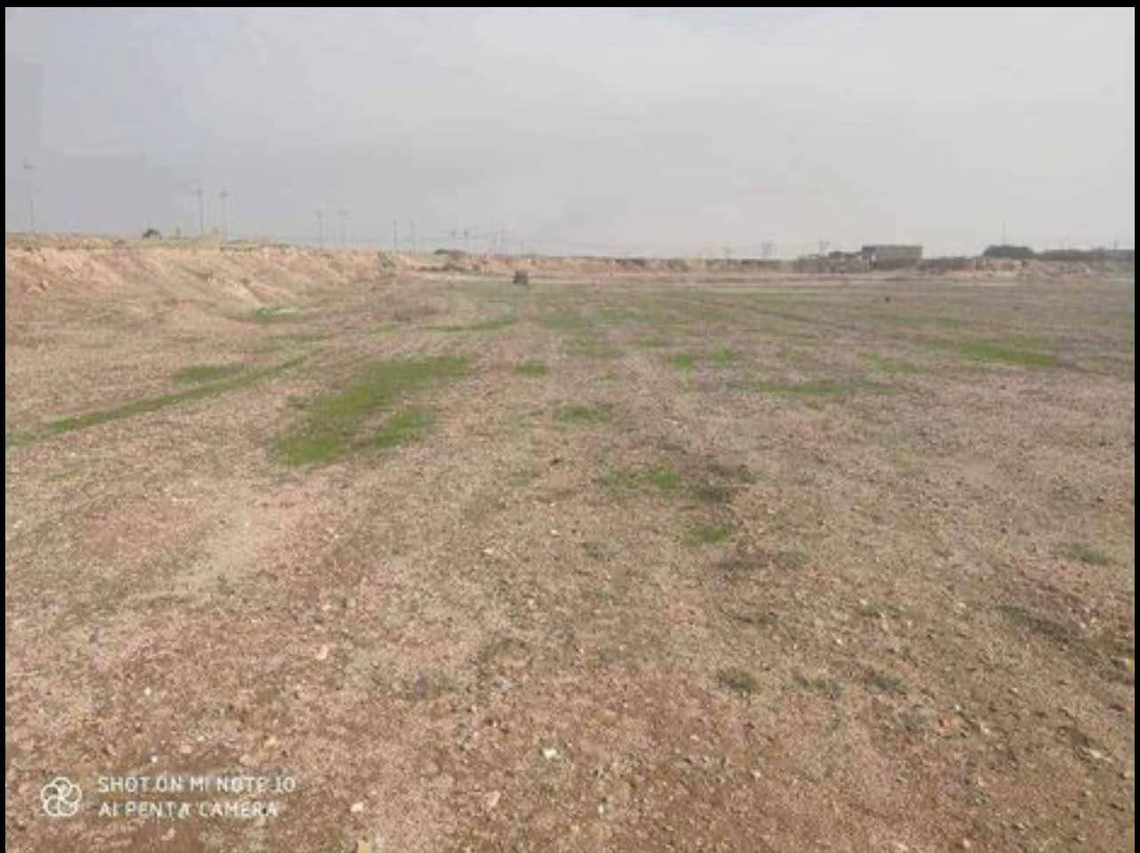 دونمين للبيع على شارع النجمي بدايته جهة شارع سفوان زبير ثالث مزرعه عن شارع سفوان على تبليط شارع النجمي واجه بس ارض محوطات بساتر ترابي الارض مقلوعه مترين بس عدله
 السعر عشرة مليون للدونمين 

*********** الزبير, البصرة
