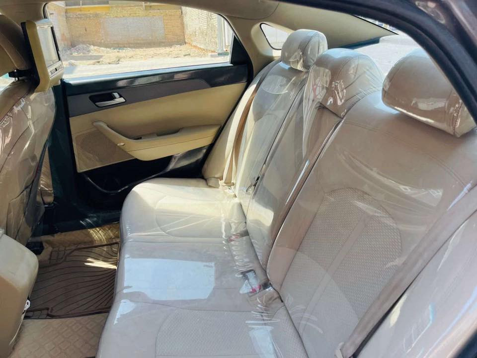 سلام عليكم سوناتا 16 امريكي مواصفات معروفه دواخل نضيفه جدا السياره جاهزه حادث امريكا جاملغ امامي ومقدمه البنيد فقط مكان سياره نجف وكاله اول تحويل مضمون 
الشراي يتصل ويدلل 
***********
