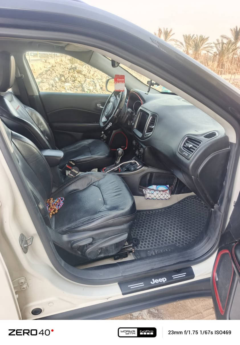 جيب كومبارس موديل 2018 حادثها خفيف السيارة تريل هوك فول مواصفات ومواصفاتها معروفة السعر 125 ورقة  صور الحادث معروضة رقمها بصرة السيارة باسمي 
***********
