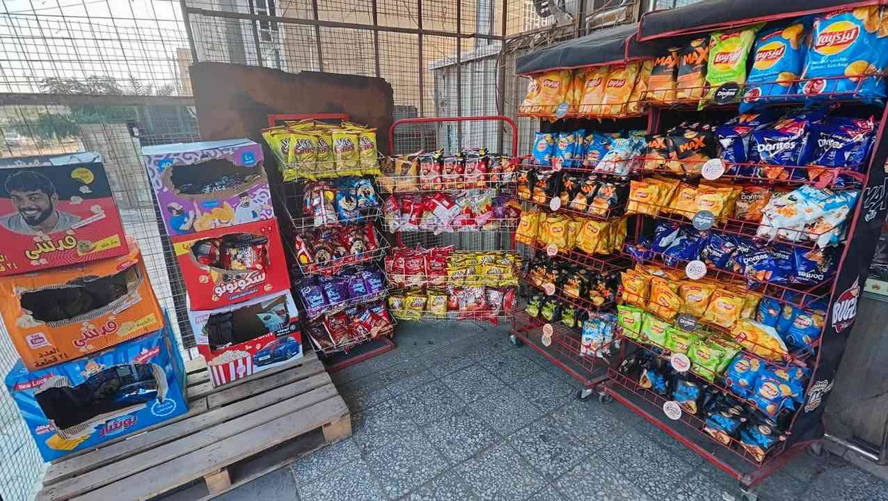 اسواق محلين للبيع
العنوان بغداد البلديات المضمار شارع المؤدي الى بانزين خانة سما البلديات قرب محطة كارلوس في الشارع الخدمي بس اني بيه اسواق 
ايجاره ٥٠٠ 
مساحته ٥٠
بيها ٤عارضات سطحيه ٣الي ووحده لشركه
و٨عارضات ٧ ام الباب ووحده ام الثلاث ابواب وللشركه فقط ٢ ام الباب 
 عارضتين سفينه ورفوف ونظام كامرات مراقبه ٥ ونت ومحجر خارجي عل شارع ومبرده عملاقه وسبلت طنين توسوت وسبلت كنتوري 

تفاصيل اكثر يرجى مراسله او الاتصال عبر هذا الرقم موجود فيه واتساب (***********)
