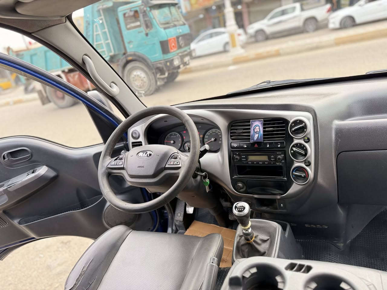 السلام عليكم 
كيا بنكو ٢٠١٦
مسكر ٧ نمر  مكفوله ماشيه ٨٣ الف
 فول مواصفات .تدفئه ستيرن وكشنات 
كشن كهربائي   جام كهربائي 
جديده حيل استخدام شخصي وليس عمل
  السبير مال شركه مانازل 
بسمي سنويه ورقم جديد ‏‪ 0783 467 6349‬‏
