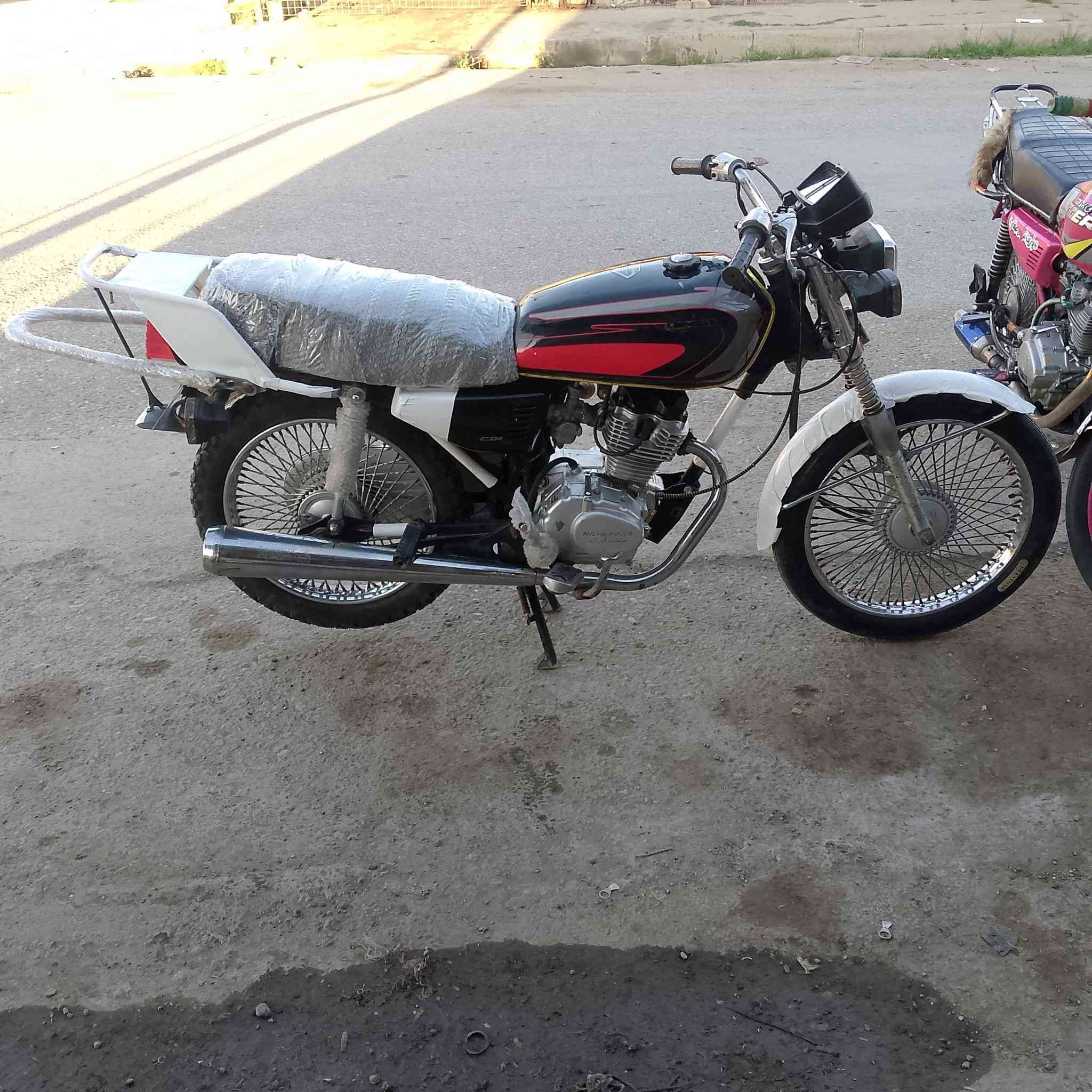 السلام عليكم 
موطور للبيع موديل2020
نامي برو 
السعر 360 وبي مجال  
الخاص مفتوح 
او اتصل ***********
