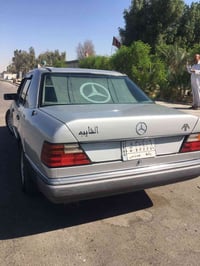 اخوان سياره دب موديل 89 اللبيع الي يريد تفضل يتصل على هذا رقم ‏‏‪07834...