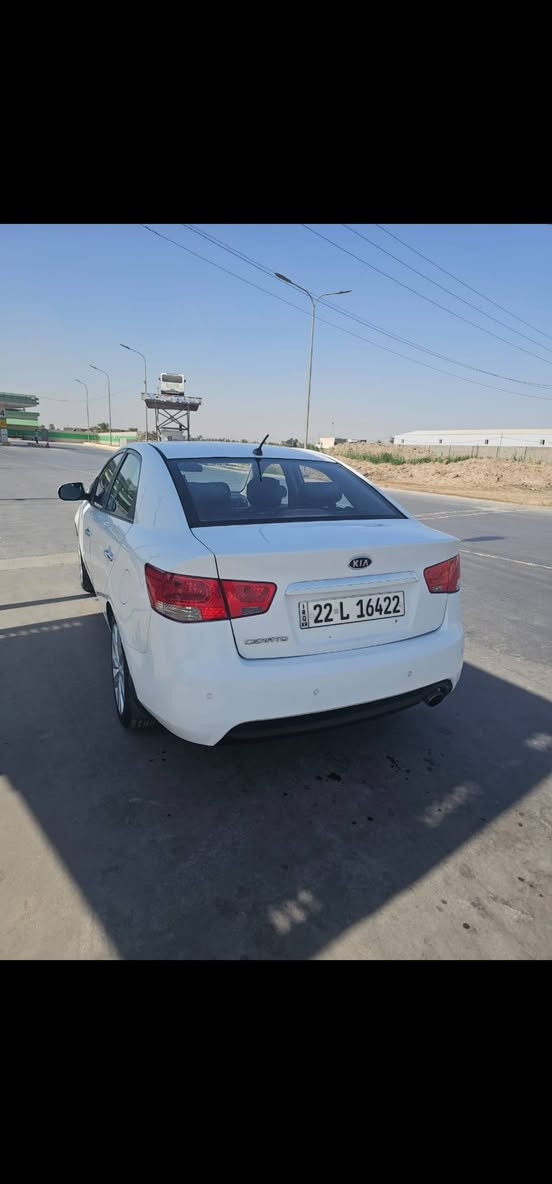 سلام عليكم ورحمة الله وبركاته سيراتو ٢٠١١خليجي رقم أربيل دولي سنويه هزه فحص كله جديد ه جاهزه من كلشي كير محرك تخم تايرجديد صدر امامي خلفي جديد سياره بيه ٣قطع صبغ جاملغ وبنيد وقبق جنطه وشويه دواخل ***********السعر ٩٥ وبيه مجال
