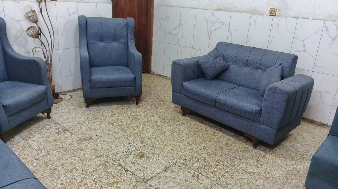 تخم 7 مقعد نظافه 98%
  سعره 230 وبي مجال مكان
 البياع يوجد توصيل بكروه ب واتساب
 ***********
