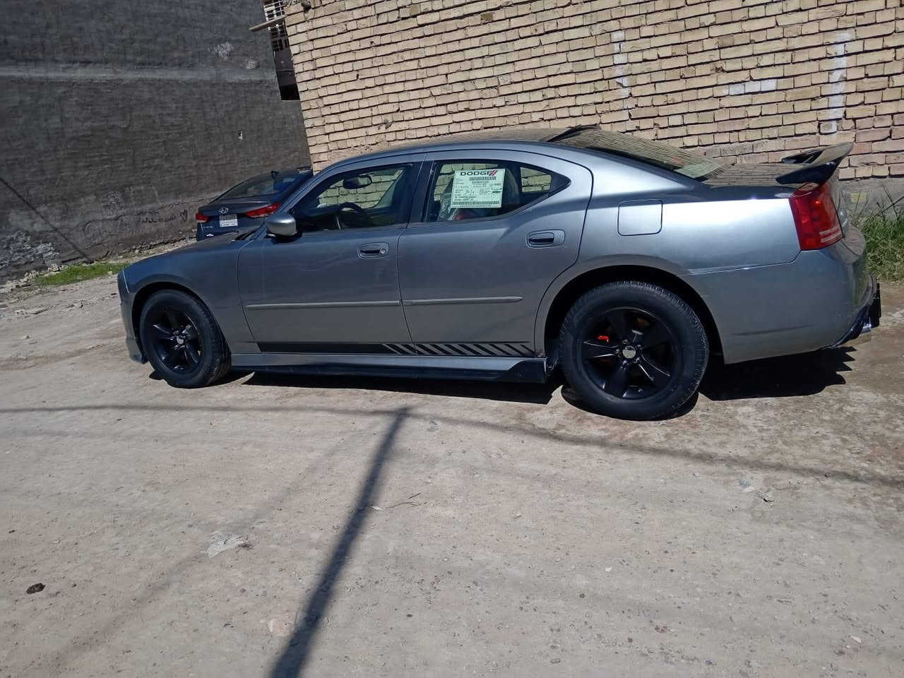 السلام عليكم جارجر2007سياره ما مشتغله عل خط مال منتسب للبريد فقط وارد امريكي رشات صبغ بلجاملغ المامي والباب الخلفي بي رشات السعر 115وبيها مجال السياره بسمي أربيل تحويل ثاني يوم التواصل واتساب هاذ رقمي ***********مالك التميمي
