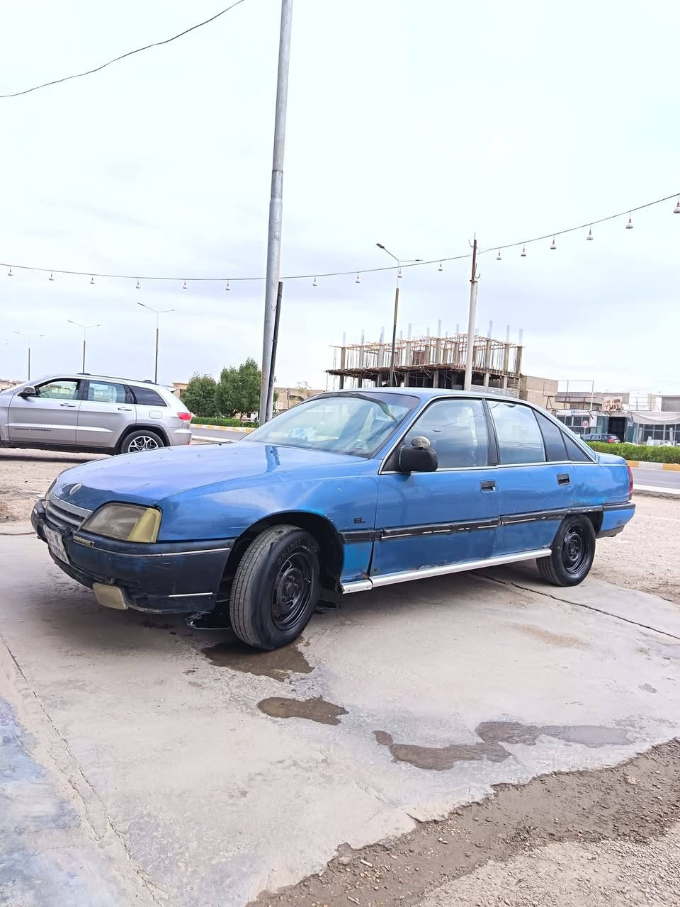 السلام عليكم 
اوبل اوميكا موديل 1989 رقم انبار جديد سنويه جديده هزه جديده كير محرك حلوات مابيعا نقص 
العنوان الفلوجة السعر 17 وبيها مجال 
***********
***********
