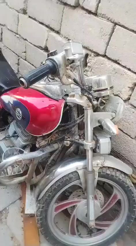 السلام عليكم شباب دراجه تايموته للبيع اوراق اصولي مكينه برغي مامفتوحه مكفوله كلهه ماناقصه شي بس الباتري شراي يتصل ع هاذه رقم 

***********
