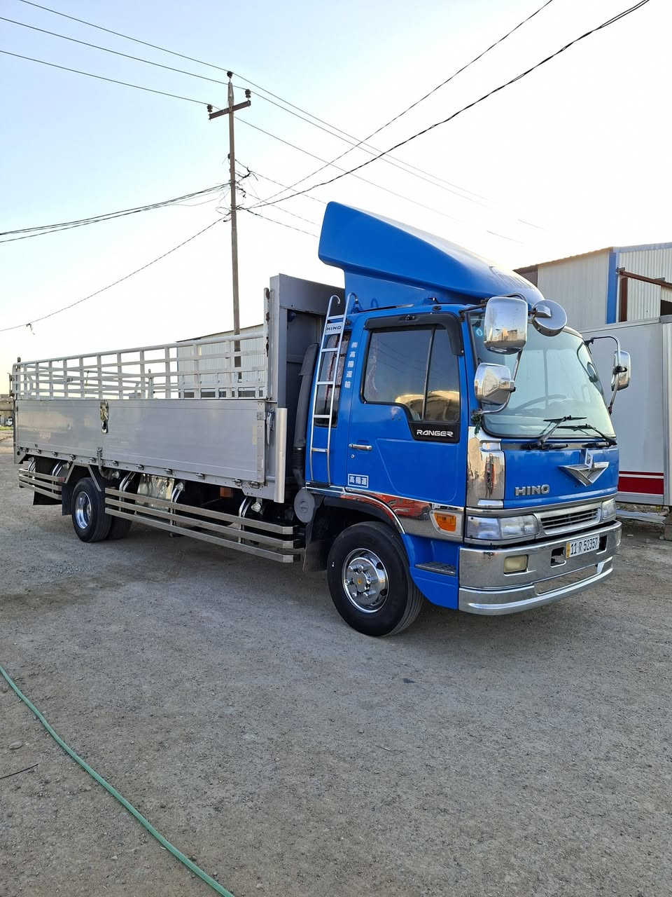 سلام عليكم هينو انكر للبيع موديل 95 اصل رقم بغداد تحويل مكينه 80 عادي خطين طول سته وربع بلادي مكفوله كفاله عامه السعر 260 العنوان واسط الصويرة ***********
