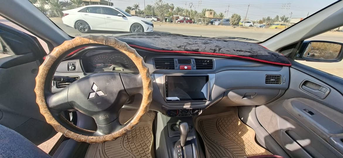 السلام عليكم
لانسر 2010 

سياره جديده مكفوله عدا بارد بالجاملغ الخلفي ونص الدوسه صبغ فقط 
السياره على وضع الشركة
السياره باسمي سنويه وهزه لل2027 كير مكينه مكفول تبريد تدفئه بشرط 

للتواصل *********** 

السعر 87  وكلشي اكو بالسوك
