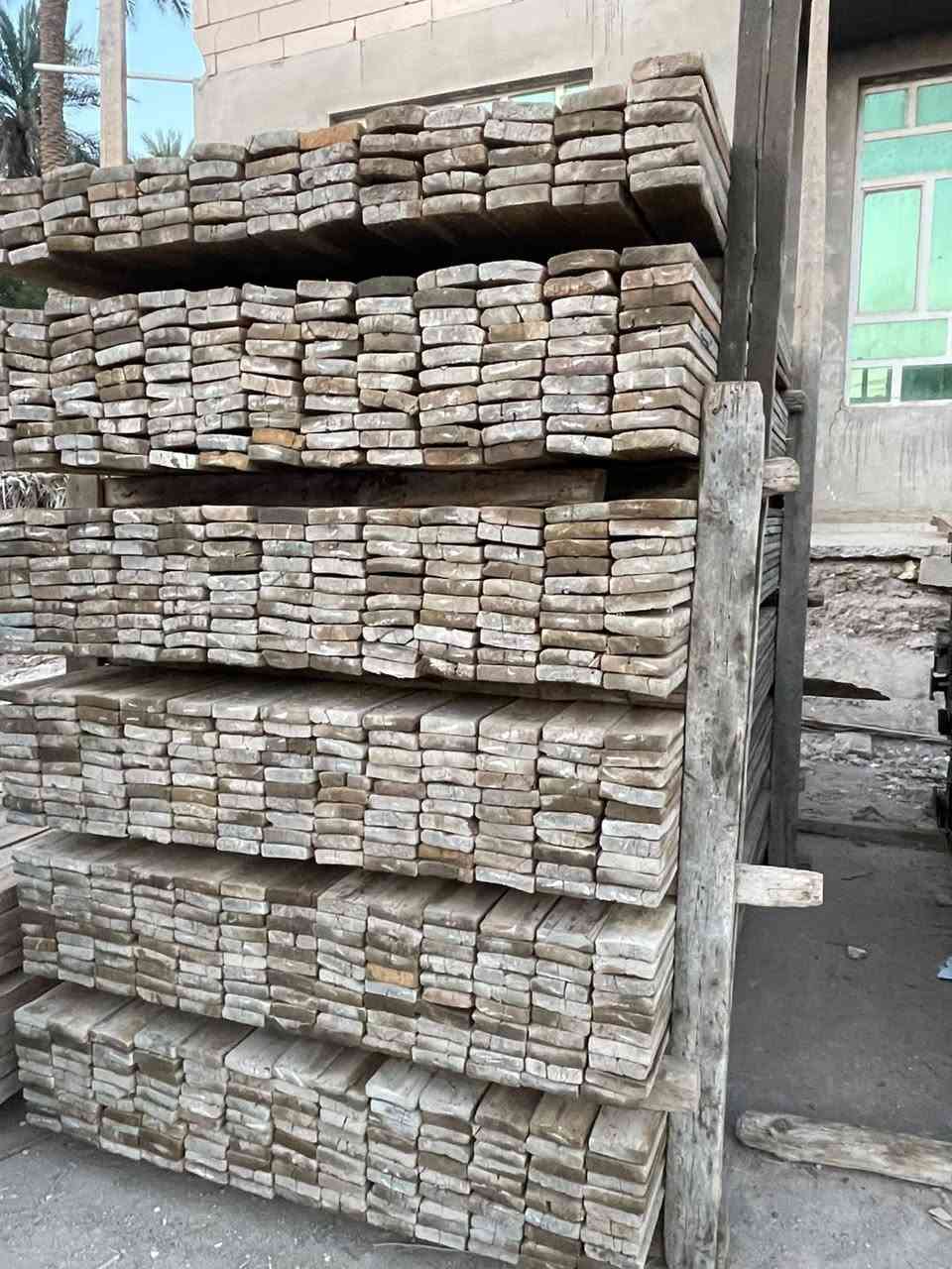 السلام عليكم لوح أربعة متر وتلاثة متر روسي تارس 25 سير أربعة متر وتلاثة متر ومقاصير جميع القياسات العنوان بابل ***********

