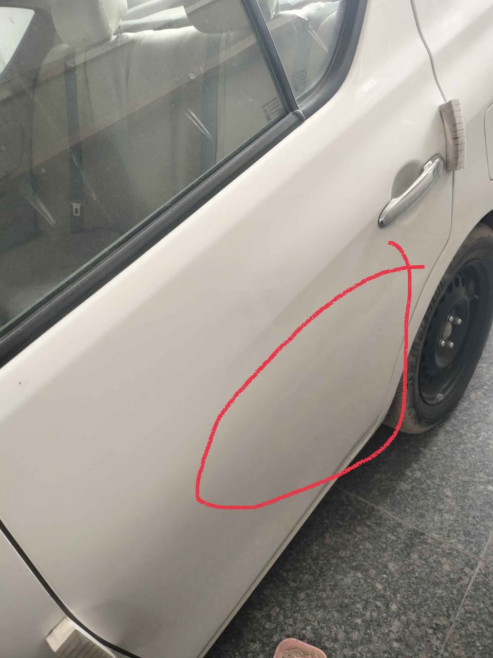 السلام عليكم نيسان سني هندي مديل 2021 سنويتها  نهايه 26  رقمها اربيل كير مكينه مكفول سياره بيت ماشيه 55 الف بيه الباب وره السايق انشخط وماعجبني ابقيها مشخوطه فصبغته ربع ربع الباب موجوده بلصور الضربه قبل وبعد  الباقي مكفول السياره معتني بيها دهن المكينه تبديله كل 5 الف لكو مولي وكاله موجود بلصور مكانها البصره ابو الخصيب *********** السعر 108وبيها مجال ابو الخصيب, البصرة
