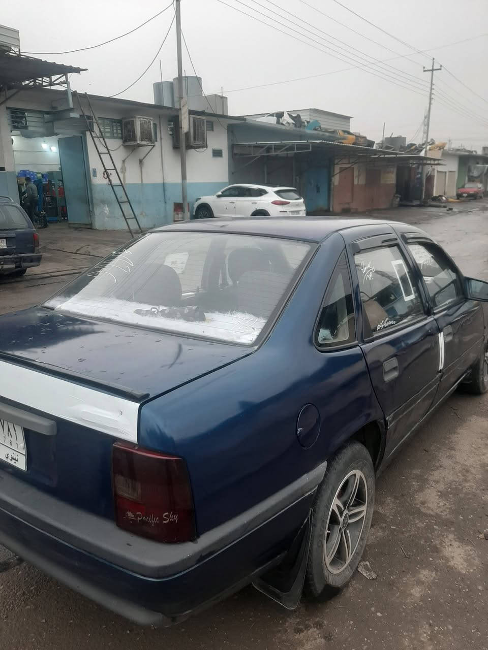 السلام عليكم اوبل فكترا 18 موديل 92 محرك وكير شرط طخم نظيف باتري جديد كهربائيات شغاله مصبوغه جماليه رقم الماني سياره مشرحه مكان الموصل الايمن  السعر 34 وبيها مجال بسيط الاتصال  .
***********
***********
