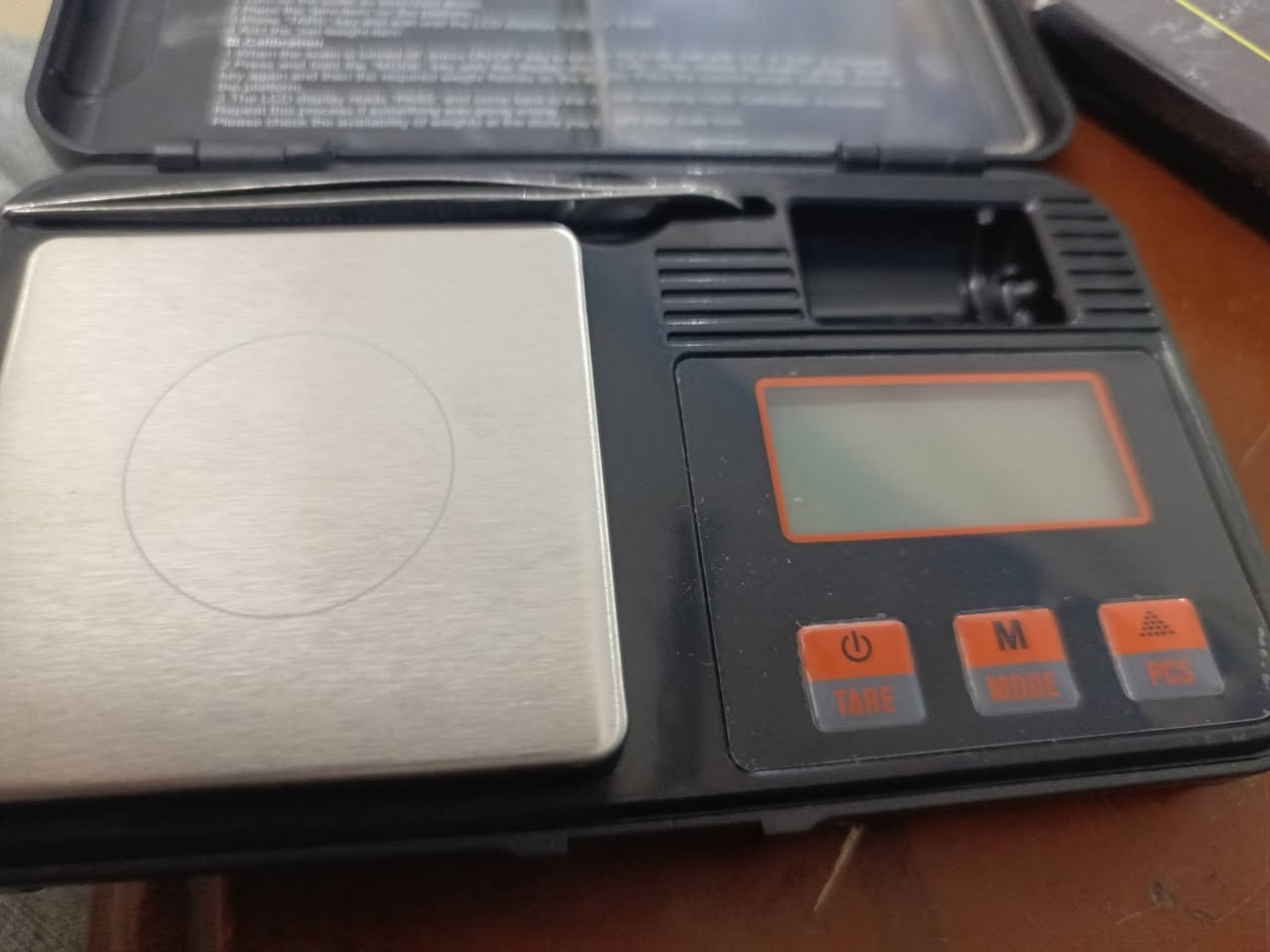 ميزان رقمي محمول احترافي
للذهب والفضة والاعشاب والادوية وغيرها
هذا المنتج هو ميزان رقمي صغير احترافي (Professional Digital Mini Scale).
السعة القصوى 50g
الدقة: 0.001 جرام.
الجهد: DC3V.
المنشأ: صنع في الصين.
مختلف وحدات القياس g,oz,ozt,dwt,ct,gn
مساحة الوزن 58×58. mm


**إذا كنت صاحب هذا الإعلان وتريد حذفه لأي سبب، رجاءا أرسل رسالة إلى الدعم الفني**