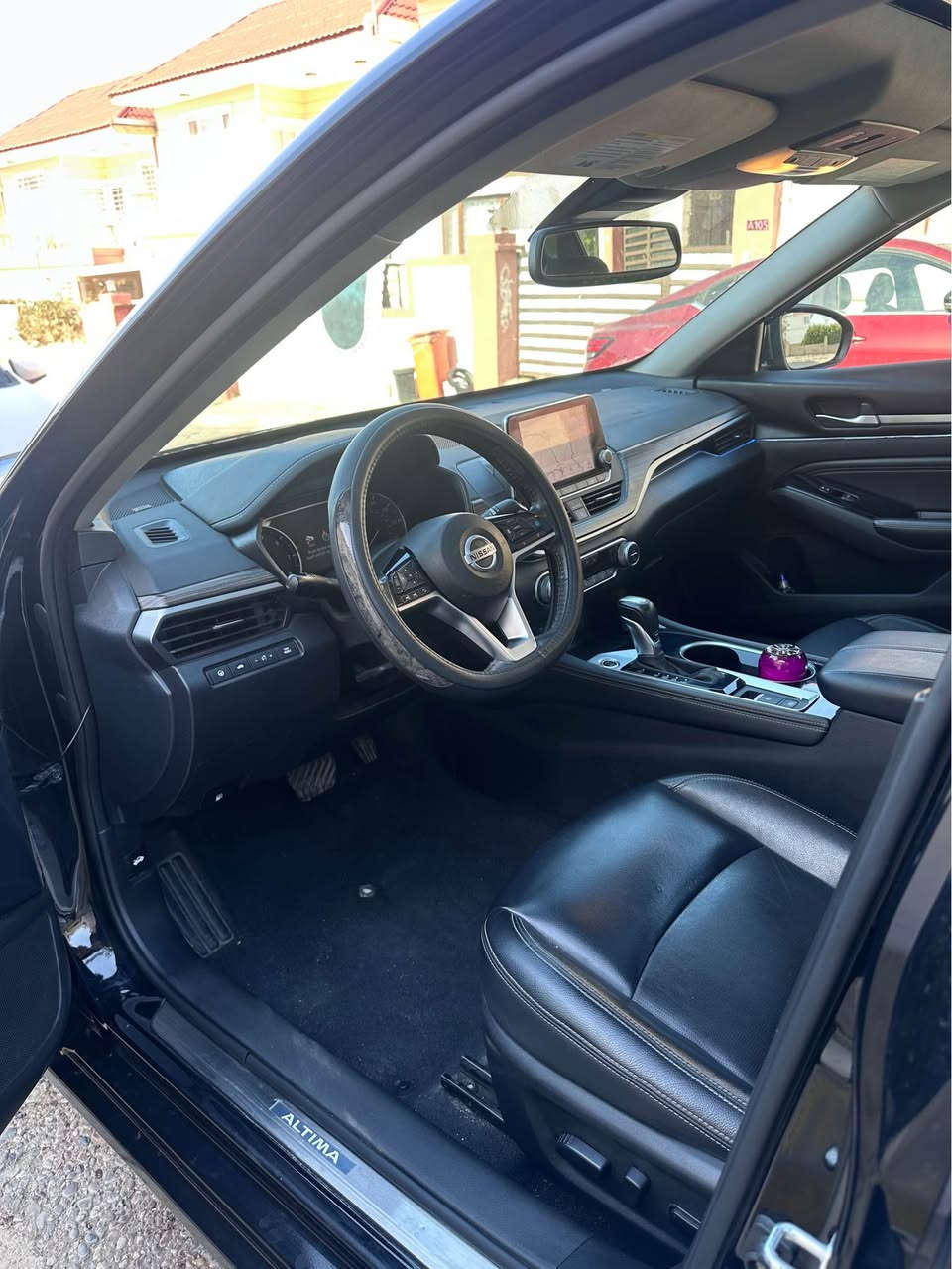 Nissan Altima 2022 Platinum 

مواصفاتها فول اخر شي بالالتيما

سقف سلايد 
كشن هيتر 
استيرن هيتر 
كشنات كهربائي 
كشنات جلد
كشن خزن ميموري 
رادارات جانبية و امامية و خليفة 
قيادة ذاتية 
٥ كاميرات 
٣٦٠ درجة كاميرا 
مراية الجانبية هيتر و اشارة بيها 
مراية الداخلية تعتيم بالليل 
مراية الجانبية تنزل ويه البك R
تبريد خلفي 
نظام خرائط بلادية 🌏
نظام السماعات  Bose 🎼🎼🎙️
نظام فور ويل السيارة 

حادثها 
جاملخ و بونيت بدون شواصي 
ايرباك بس سايق طاك و راجع بلادي 

هذا رقم الشاصي 1N4BL4FW5NN398969
 
السيارة ماشية ٦٧ الف ميل 

السعر: 153$

*********** كركوك, العراق
