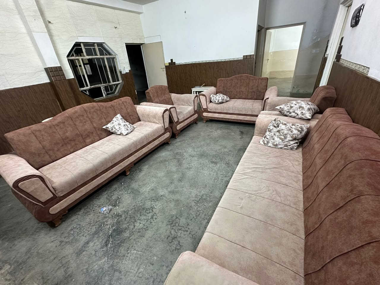بوفروشتن
ده نه فه رى 
كه لار /جوتياران


**إذا كنت صاحب هذا الإعلان وتريد حذفه لأي سبب، رجاءا أرسل رسالة إلى الدعم الفني**