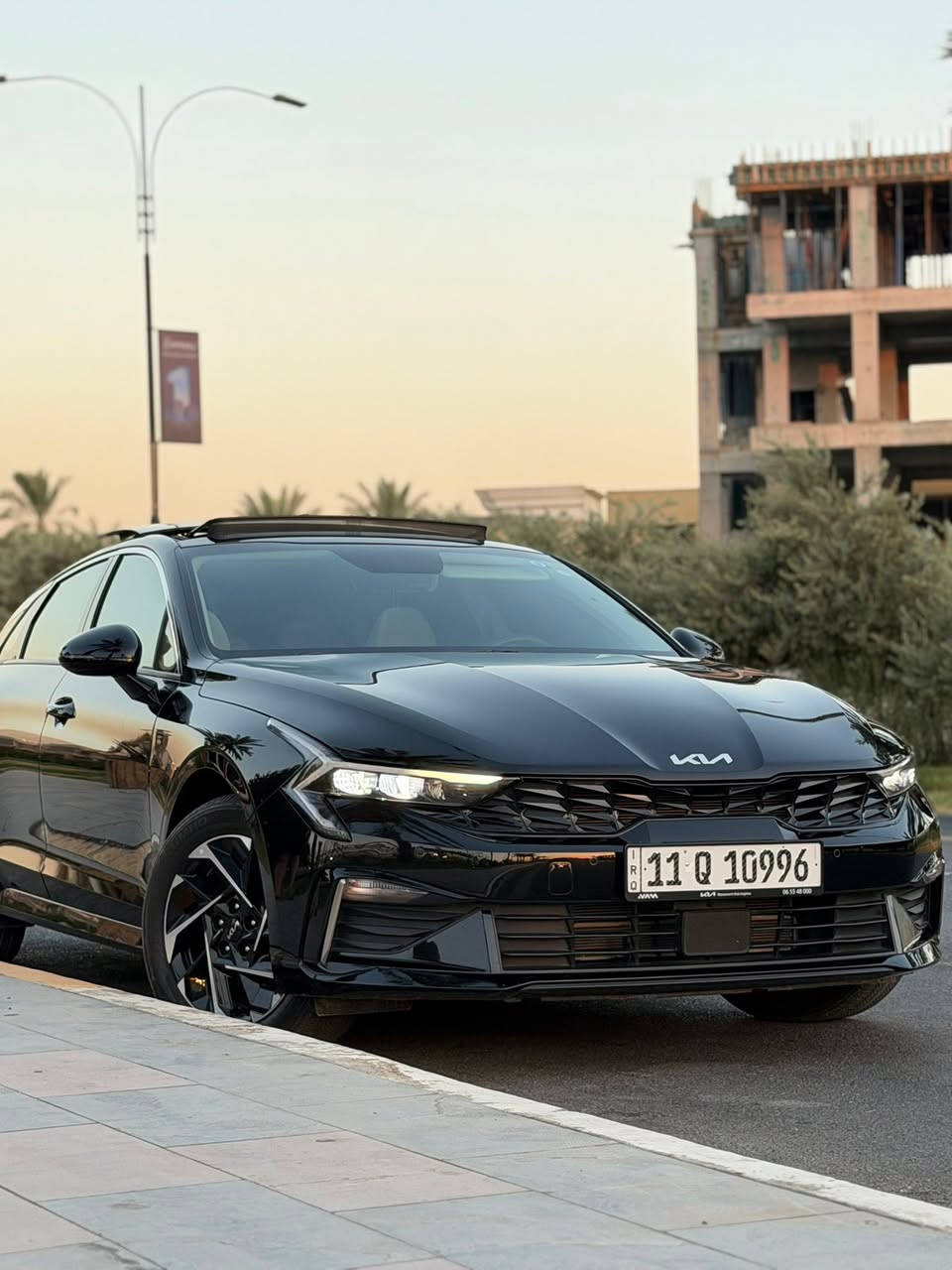 🚗 للبيع | كيا K5 هايبرد 2025 – خليجي – بغداد
للبيع كيا K5 موديل 2025، محرك 2000 سي سي هايبرد، مواصفات خليجية، كلين تايتل، رقم بغداد، اللون أسود ، العداد 6000 Km

✨ السيارة مغلفة بالكامل بطبقة حماية PPF للحفاظ على الطلاء .

المواصفات:

* سقف بانورامي

* صندوق خلفي كهربائي

* تشغيل عن بعد

* نظام المفتاح الذكي (Smart Key)

* شاشة كبيرة

* لوحة قيادة رقمية

* Apple CarPlay

* Android Auto

* شاحن لاسلكي

* كاميرا خلفية

* حساسات وقوف

* حساسات ضغط الإطارات

* مرايا جانبية كهربائية

* مثبت سرعة

* التحكم على المنحدرات

* أوضاع قيادة متعددة

* تكييف أوتوماتيكي

* تبريد خلفي

* تدفئة المقاعد

* مسند ذراع

* فرامل وقوف إلكترونية

* ABS

* 6 وسائد هوائية

* مصابيح LED

* كشافات ضباب

* الضوء العالي التلقائي

* قفل أمان للأطفال

* تعليق تلقائي

✅ السيارة بحالة الوكالة ، نظيفة ولا تحتاج أي مصروف، جاهزة للفحص بأي مكان.

📍 الموقع: بغداد

💰 السعر: (23500$)

📞 للاستفسار: (***********)

