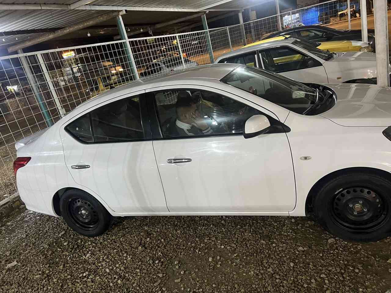 سلام عليكم نيسان هندي موديل 21مكفوله من الصبغ والبارد ب110 توصل تصل ع رقم ‭0781 667 3755‬
