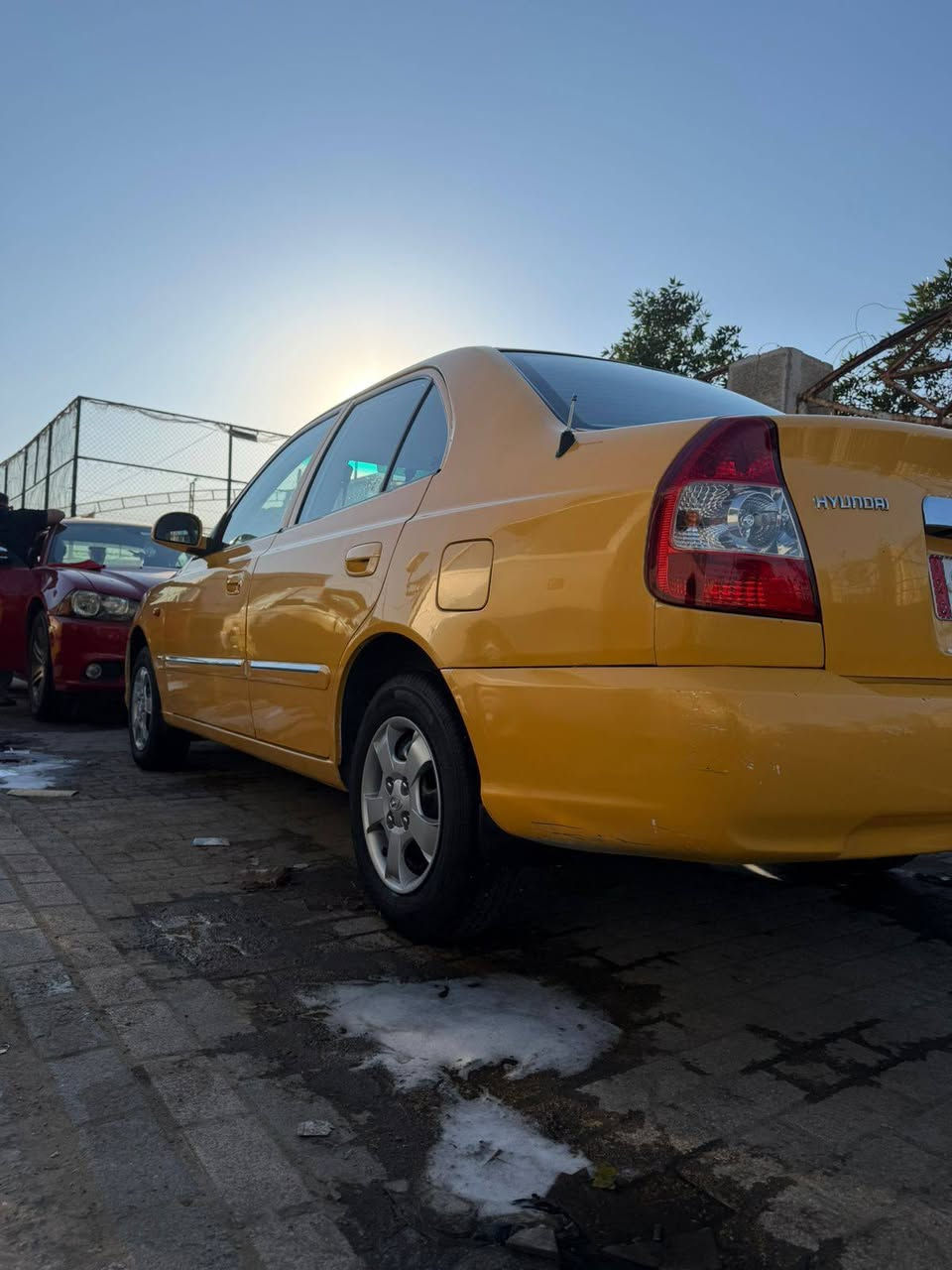 هونداي فيرنا  كفاله عامه 
موديل 2015 سياره جديده بدون اي ضربه وبدون اعاده صبغ
سياره جديده سبير منازل سياره ماشيه 68 فقط 
بسمي رقم بغداد انكليزي تحويل مباشر تأخذها صفر غرمات وهيئه سعرها 88  رقم تليفون صاحب السيارة ***********
