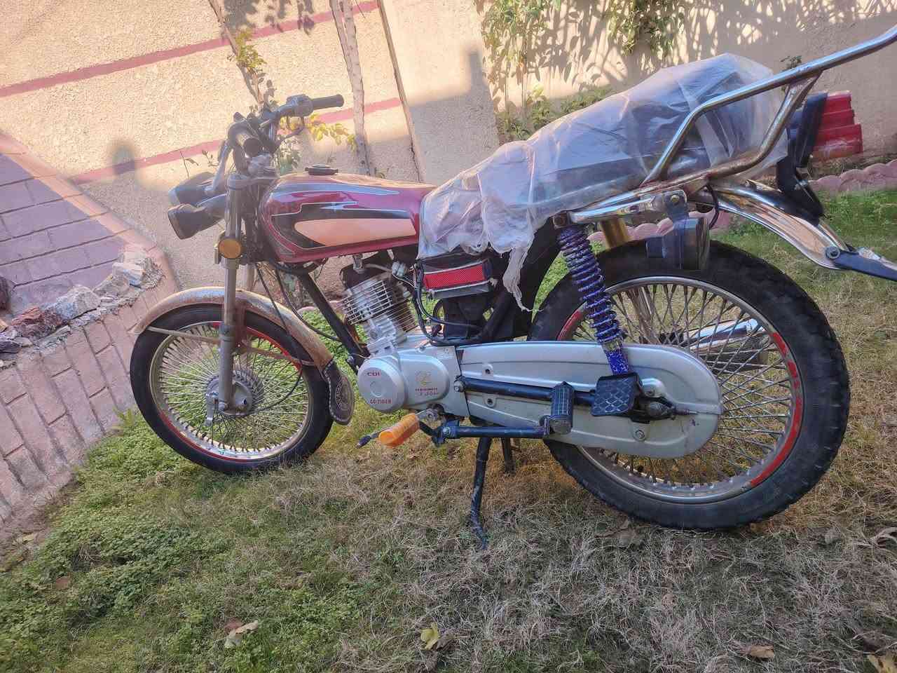 السلام عليكم دراجه تايكر بسعر ٣٠٠ وبيهة مجال مكان ديالى الحويش قرب مطعم سامان للأستفسار عل خاص او على الرقم ***********
