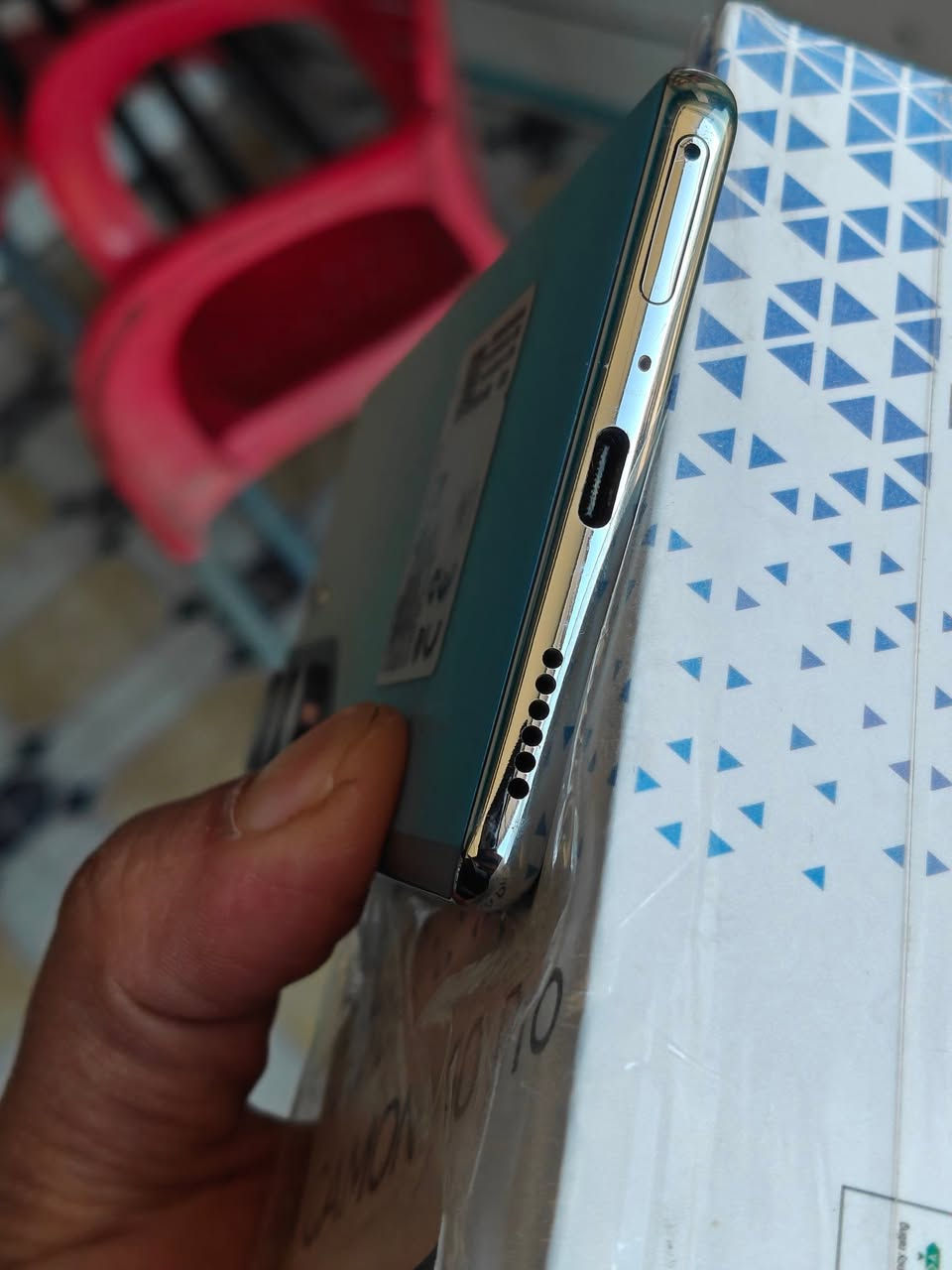 السلام عليكم 
كمن 40 بروا نسخة 4 جي
ذاكره 256/16 نظيف أخو الجديد كامل ملحقاته الاصليه 
السعر 225  الف سعر ثابت ونهايه 
موجود توصيل محافظات 
مكان المكتب بابل 
ظمان الجهاز 3 أيام من أي خلل أو صيانه 
***********
