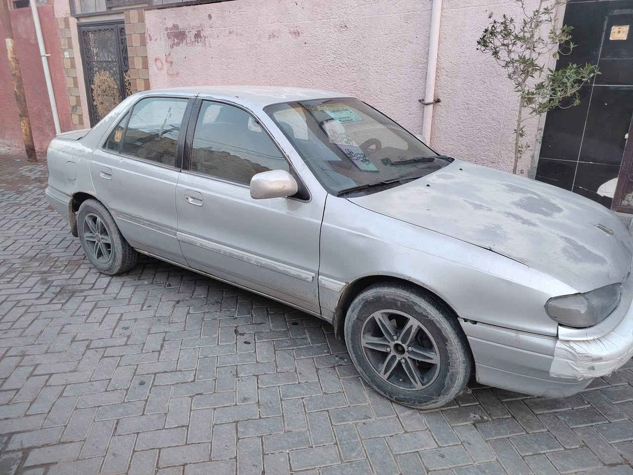 السلام عليكم انتره موديل 93 رقم بغداد نكليزي سياره بلاديه لاحادث ولاصبغ بيها فقط جراد مكينه كير مكفوله كير عادي 
السعر 34 وبيها مجال 
مكان بغداد 
الرقم ***********
