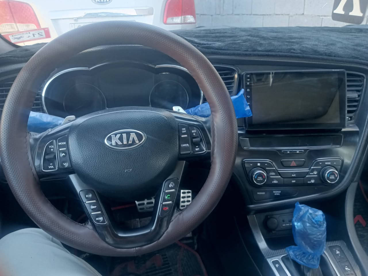 سلام عليكم 
رمضان مبارك 
اوبتما موديل 11 شكر ال12 سياره حلوه واحله من الصور ضرره 4 قطع صبغ  جيتي لاين فول مواصفات سياره مال جناي وحلوه وارد امريكي عنوان السياره الانبار الرمادي 
السعر 105 وبيه مجال للشراي *********** اتصل وبيك خير وتدلل
