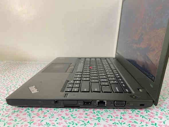 لابتوب للبيع (لينوفو ثنكباد ‌T450)
‏
‏مناسبة للدراسة للتصاميم او الابحاث او للالعاب،  او لاي شي تحتاجه 💙
‏
‏معالج: كوراي فايف الجيل الخامس  U
‏رام 8 كيكا ددر3
‏هارد 256 ssd 
‏حجم الشاشة 14 انج 
‏كرت شاشة داخلي انتل 4 كيكا
‏
‏السعر 160 الف والتوصيل عليه 
‏
‏ملحقاته كاملة ( حقيبة،  ماوس،  ماوس باد،  شاحنته الاصلية)
‏متواجد ماسنجر
‏او واتساب ***********
‏
